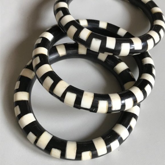 Black and white inlaid bone bracelets - Picture 5 of 5